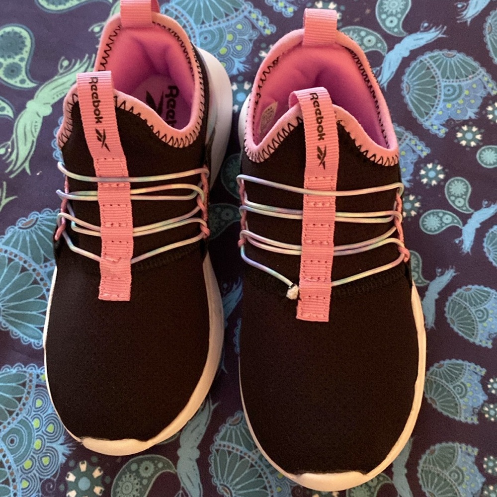 🌈🌈Girls size 9 and 9/10 3 pairs of footwear - Picture 6 of 7